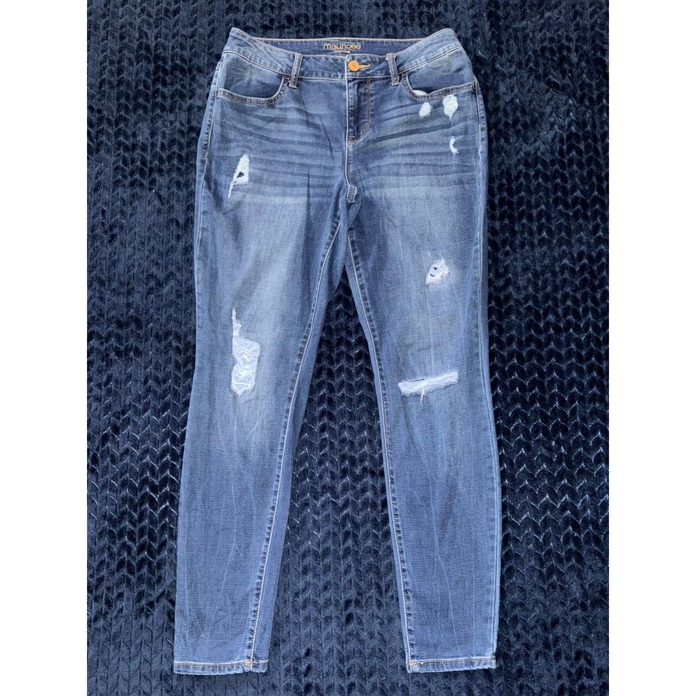 Maurices Mid-Rise Destressed Jeans Distressed Denim Casual Everyday Size M‎